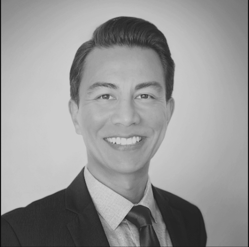 Ari Mojiri Headshot