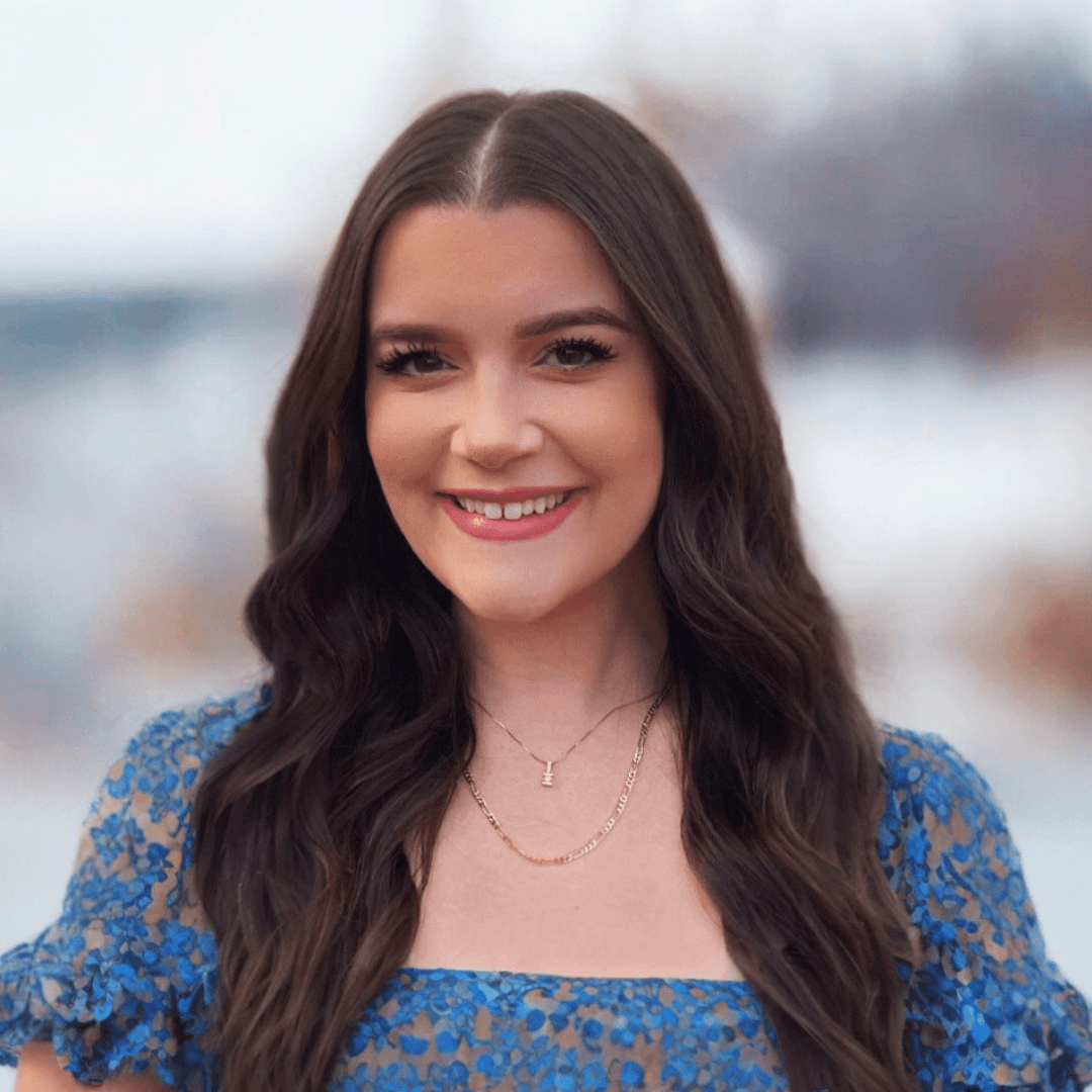 Asset - Alexa Ovenshire Headshot